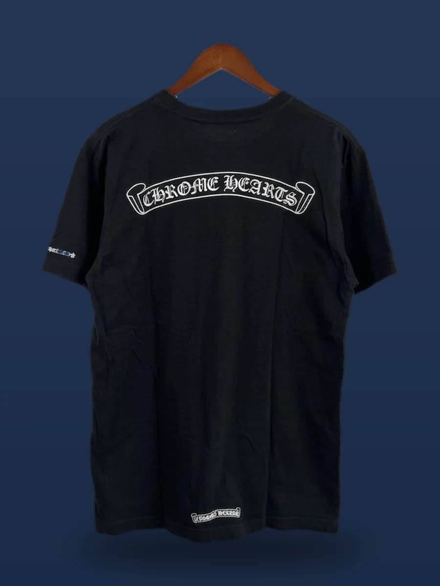起福堂で実際にお買取りした黒のTシャツ(フロントプリント)